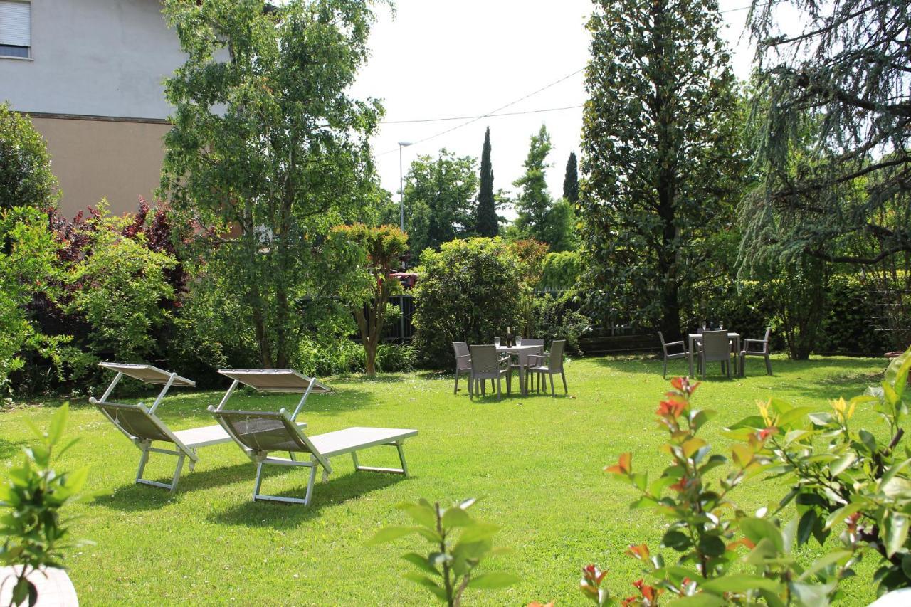 La Finestra Sul Parco Apartment Valeggio sul Mincio Luaran gambar
